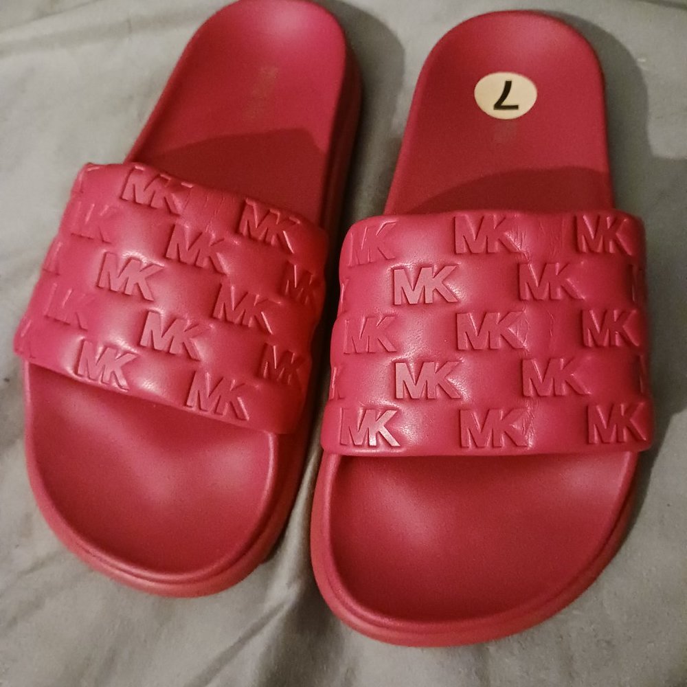 NEW!! Michael Kors Slides Sz 7 - Picture 8 of 8